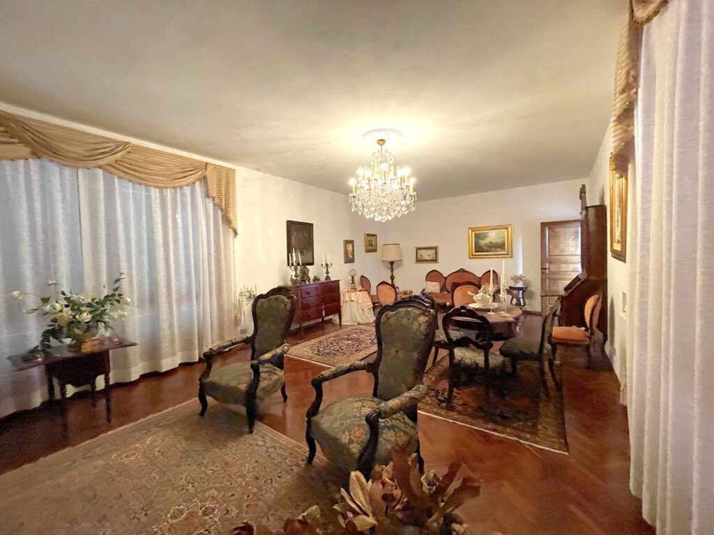 1450-Villa di ampia superficie in posizione panoramica con giardino-Pescia-4 Agenzia Immobiliare ASIP