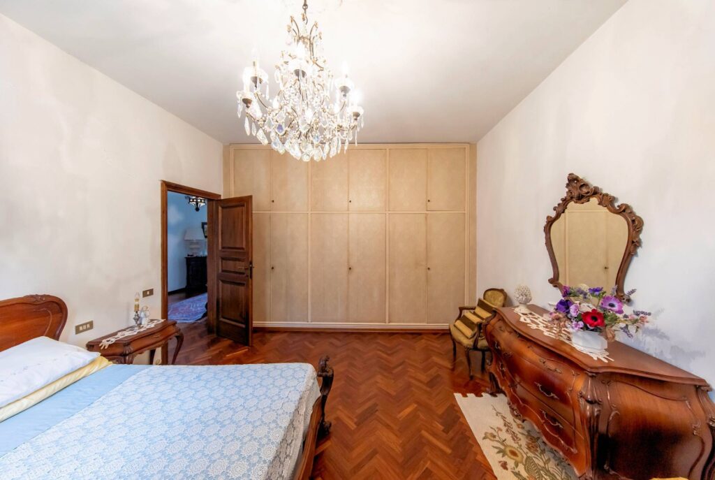 1450-Villa di ampia superficie in posizione panoramica con giardino-Pescia-14 Agenzia Immobiliare ASIP