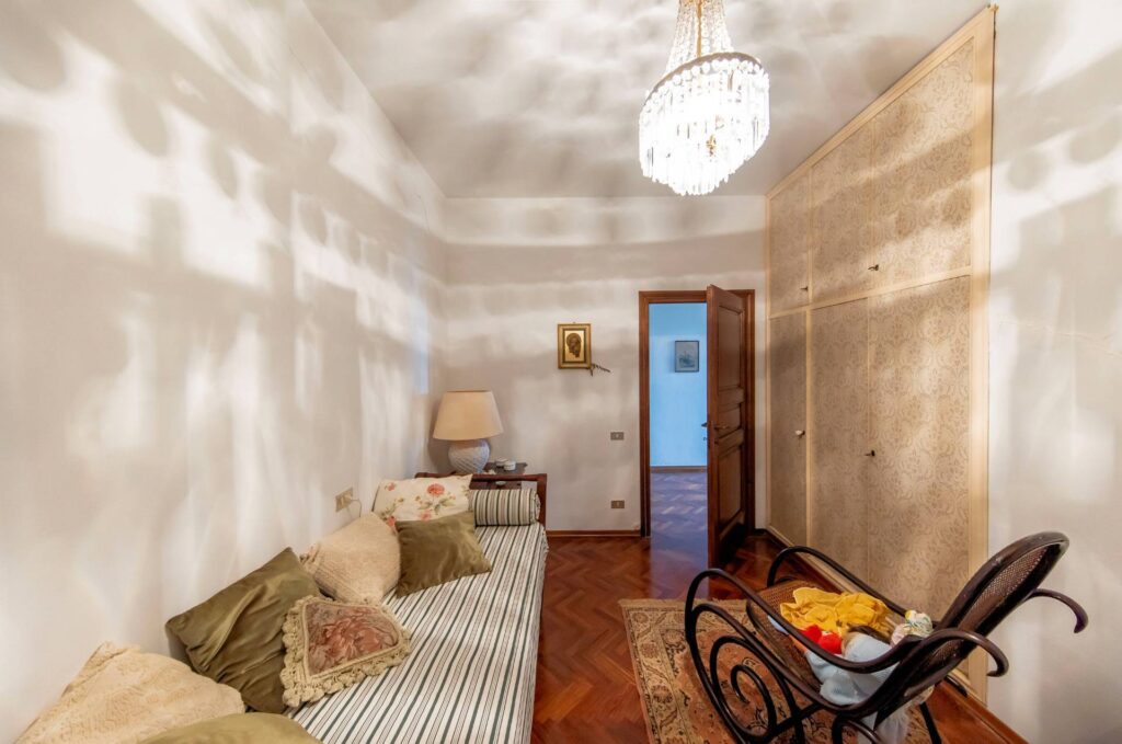 1450-Villa di ampia superficie in posizione panoramica con giardino-Pescia-17 Agenzia Immobiliare ASIP