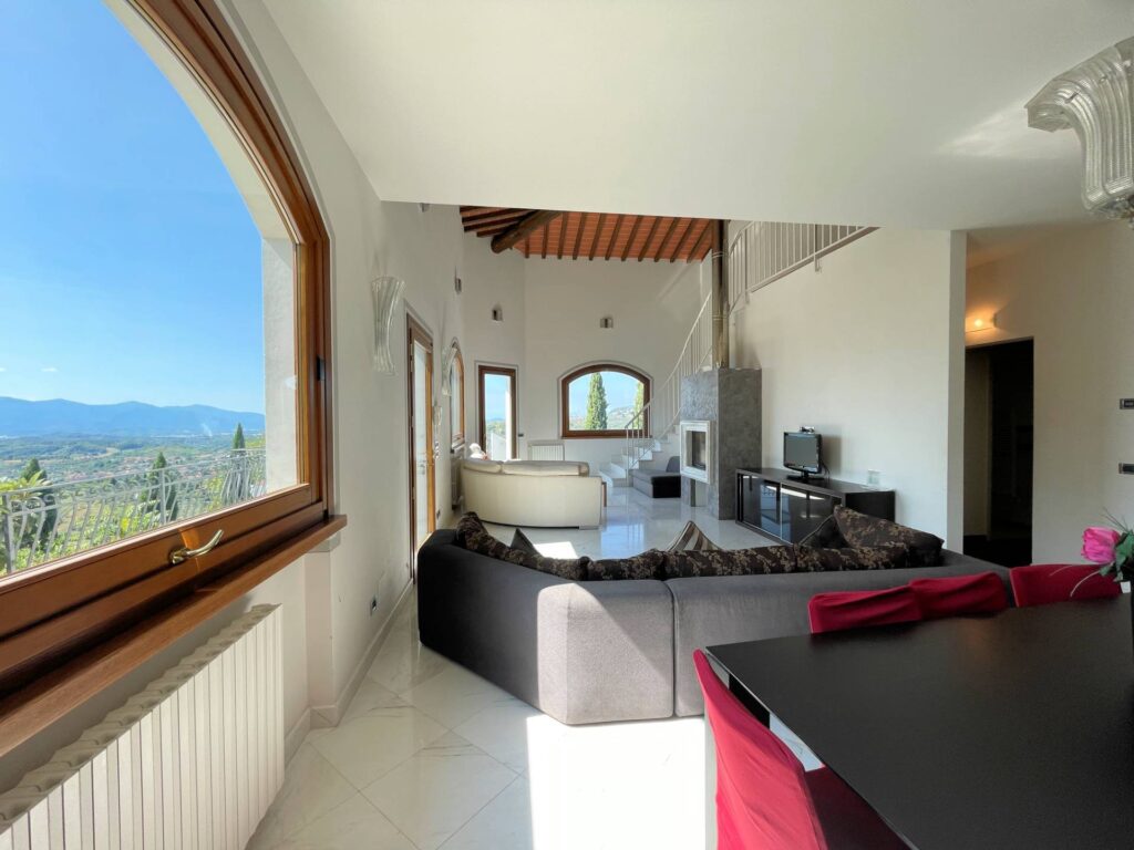 1451-Complesso immobiliare di ampia superficie  in posizione collinare con parco e piscina-Pescia-3 Agenzia Immobiliare ASIP