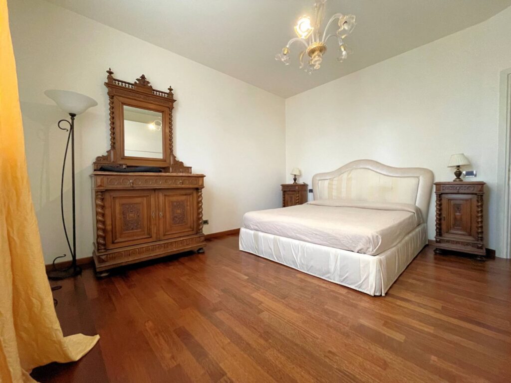 1451-Complesso immobiliare di ampia superficie  in posizione collinare con parco e piscina-Pescia-12 Agenzia Immobiliare ASIP