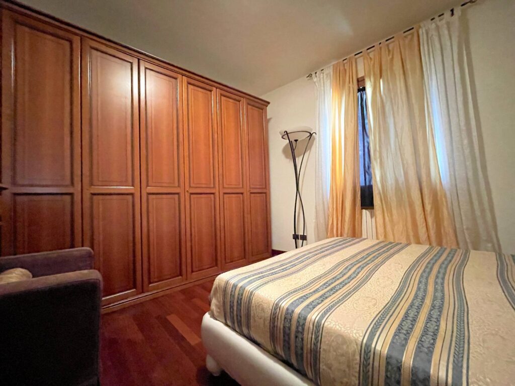 1451-Complesso immobiliare di ampia superficie  in posizione collinare con parco e piscina-Pescia-13 Agenzia Immobiliare ASIP