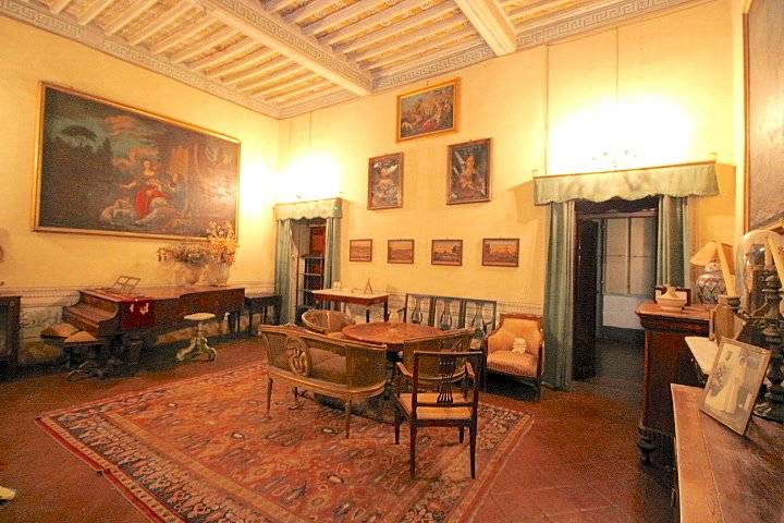 1452-Palazzo nobile del 1700 con giardino-Pescia-1 Agenzia Immobiliare ASIP