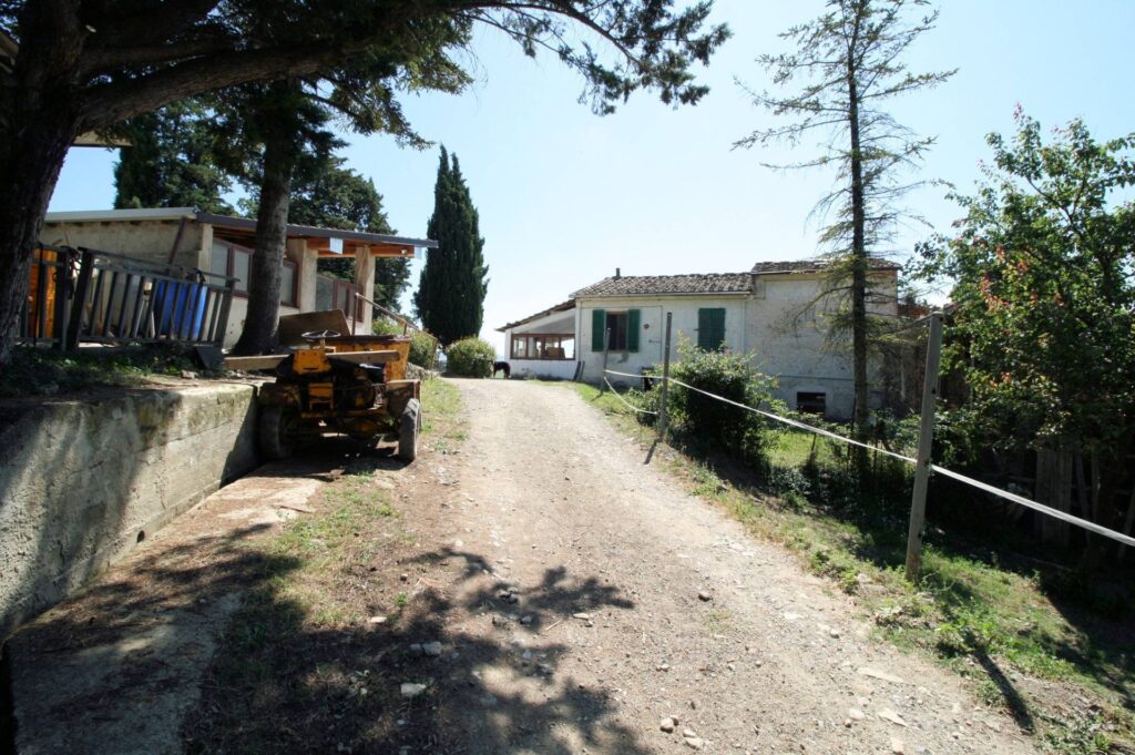 1454-Podere con vista lago per gli amanti dei cavalli-Barberino di Mugello-3 Agenzia Immobiliare ASIP