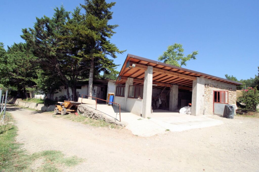 1454-Podere con vista lago per gli amanti dei cavalli-Barberino di Mugello-12 Agenzia Immobiliare ASIP