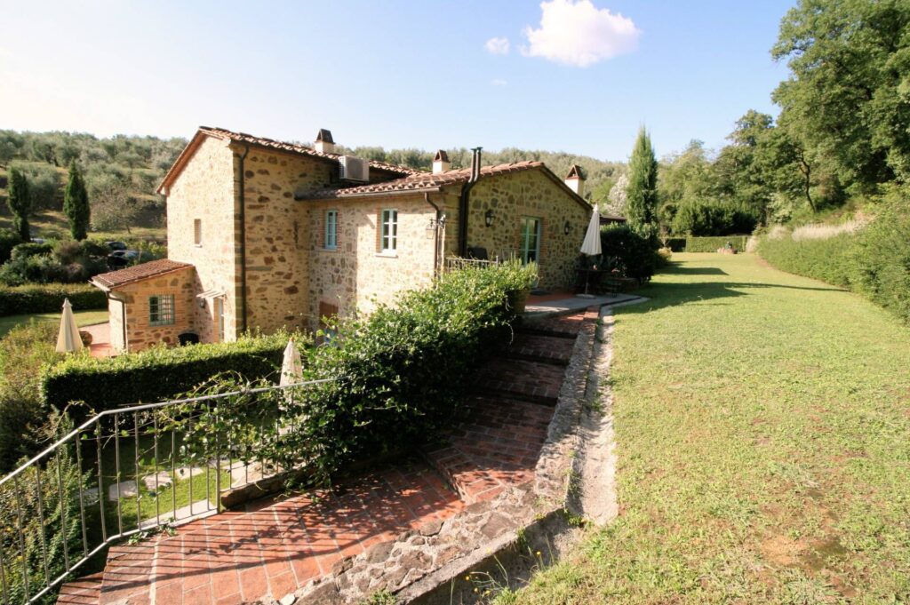 1457-Agriturismo in antico borgo ristrutturato con parco e piscina-Lamporecchio-7 Agenzia Immobiliare ASIP