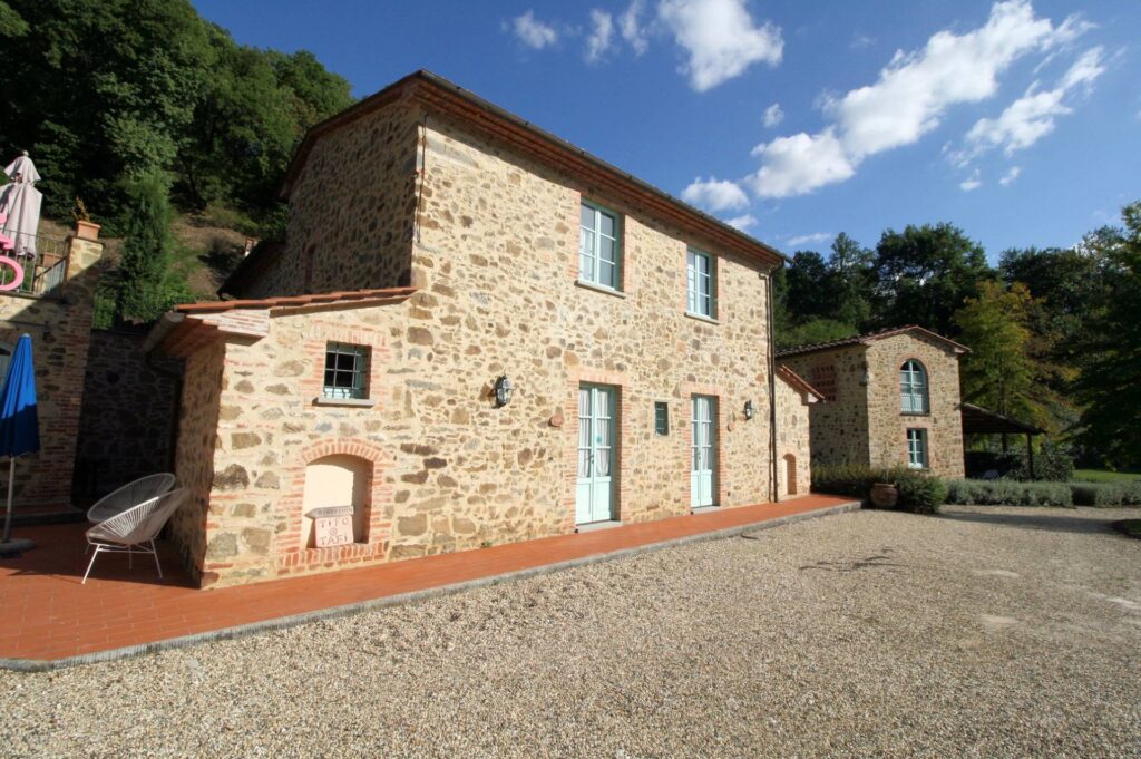 1457-Agriturismo in antico borgo ristrutturato con parco e piscina-Lamporecchio-15 Agenzia Immobiliare ASIP