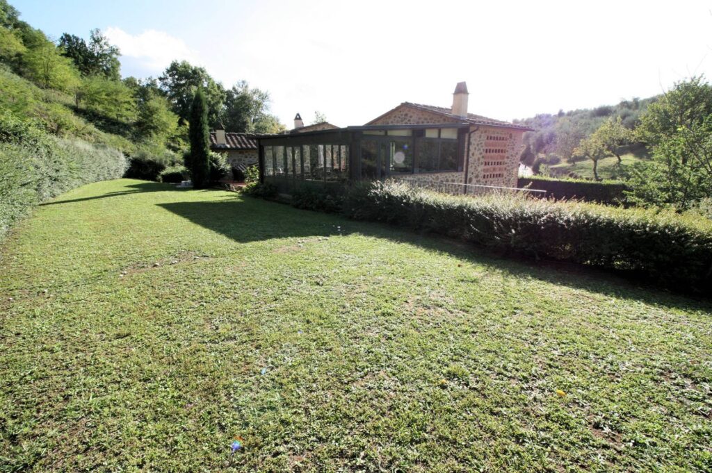 1457-Agriturismo in antico borgo ristrutturato con parco e piscina-Lamporecchio-16 Agenzia Immobiliare ASIP