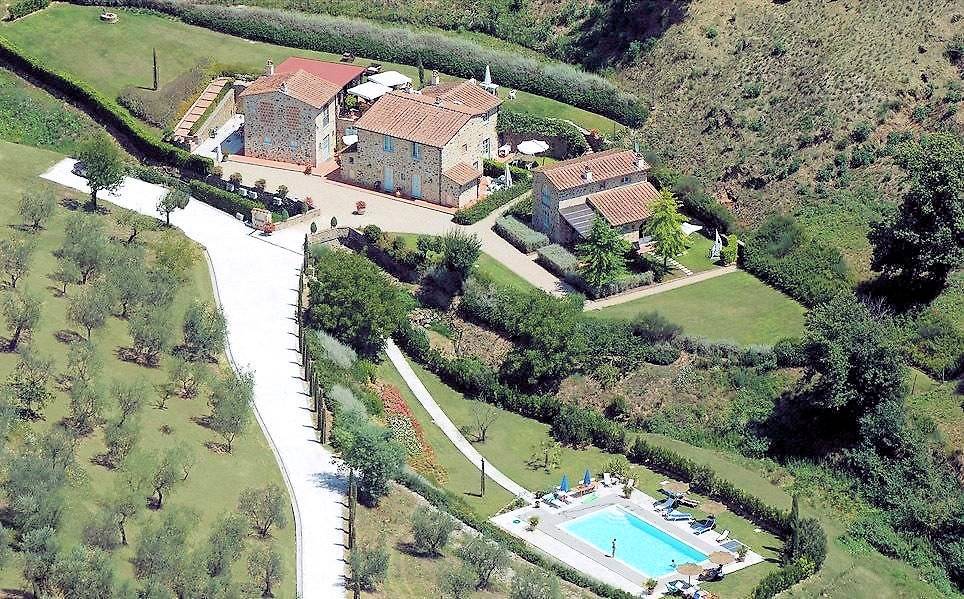1457-Agriturismo in antico borgo ristrutturato con parco e piscina-Lamporecchio-2 Agenzia Immobiliare ASIP