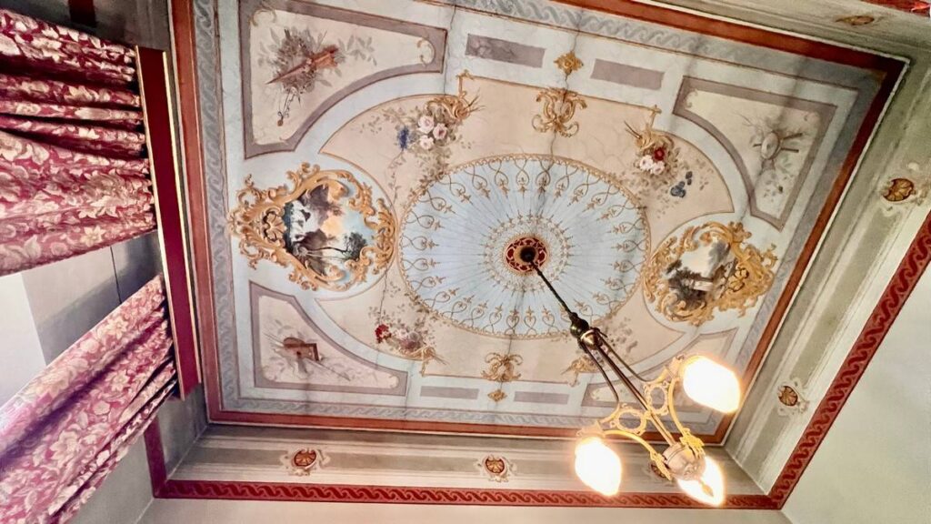 606-Villa di ampia superficie con giardino-Lucca-5 Agenzia Immobiliare ASIP