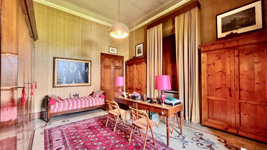 606-Villa di ampia superficie con giardino-Lucca-8 Agenzia Immobiliare ASIP