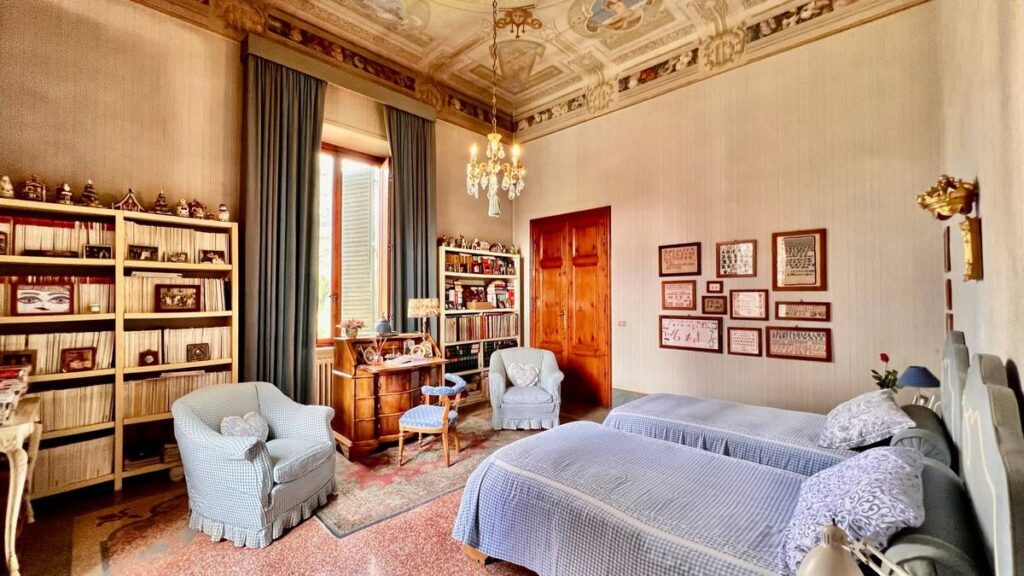 606-Villa di ampia superficie con giardino-Lucca-18 Agenzia Immobiliare ASIP