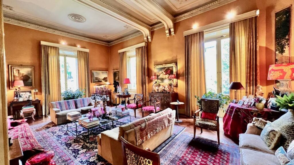 606-Villa di ampia superficie con giardino-Lucca-1 Agenzia Immobiliare ASIP