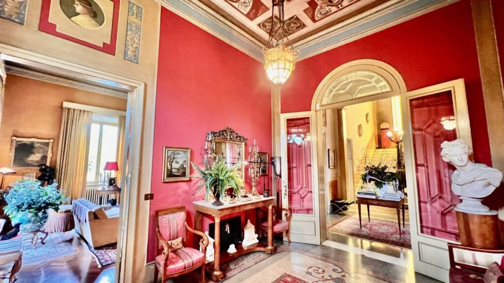 606-Villa di ampia superficie con giardino-Lucca-4 Agenzia Immobiliare ASIP