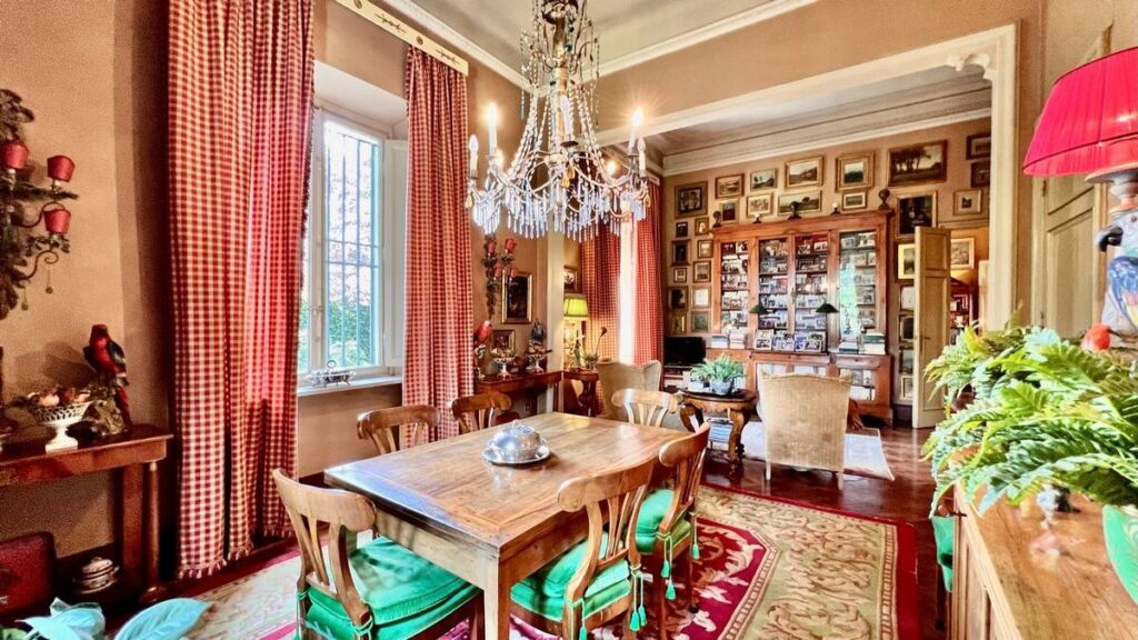 606-Villa di ampia superficie con giardino-Lucca-14 Agenzia Immobiliare ASIP