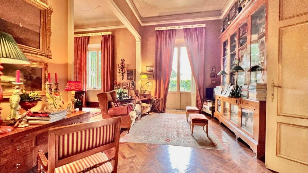 606-Villa di ampia superficie con giardino-Lucca-13 Agenzia Immobiliare ASIP