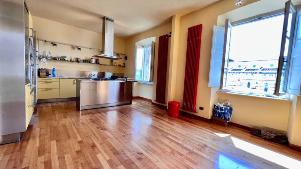 1305-Appartamento in centro storico-Lucca-6 Agenzia Immobiliare ASIP