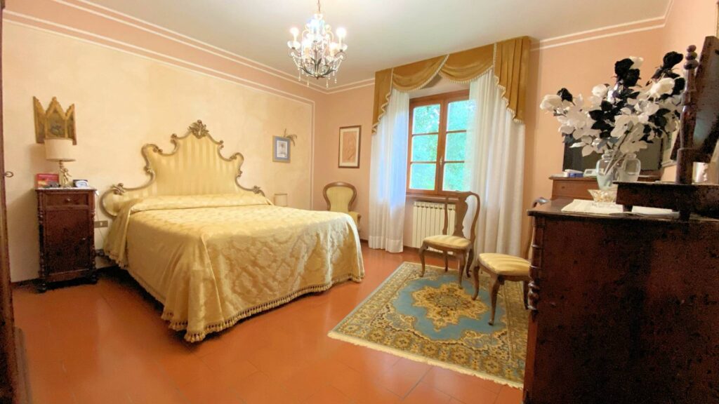 1307-Villa di ampia superficie immersa nel verde-Pescaglia-15 Agenzia Immobiliare ASIP