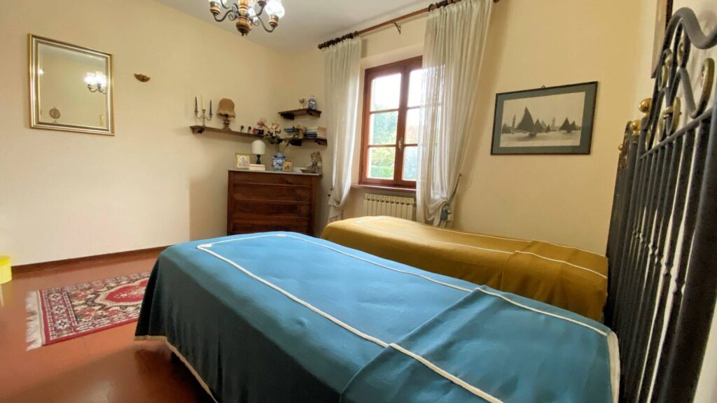 1307-Villa di ampia superficie immersa nel verde-Pescaglia-16 Agenzia Immobiliare ASIP
