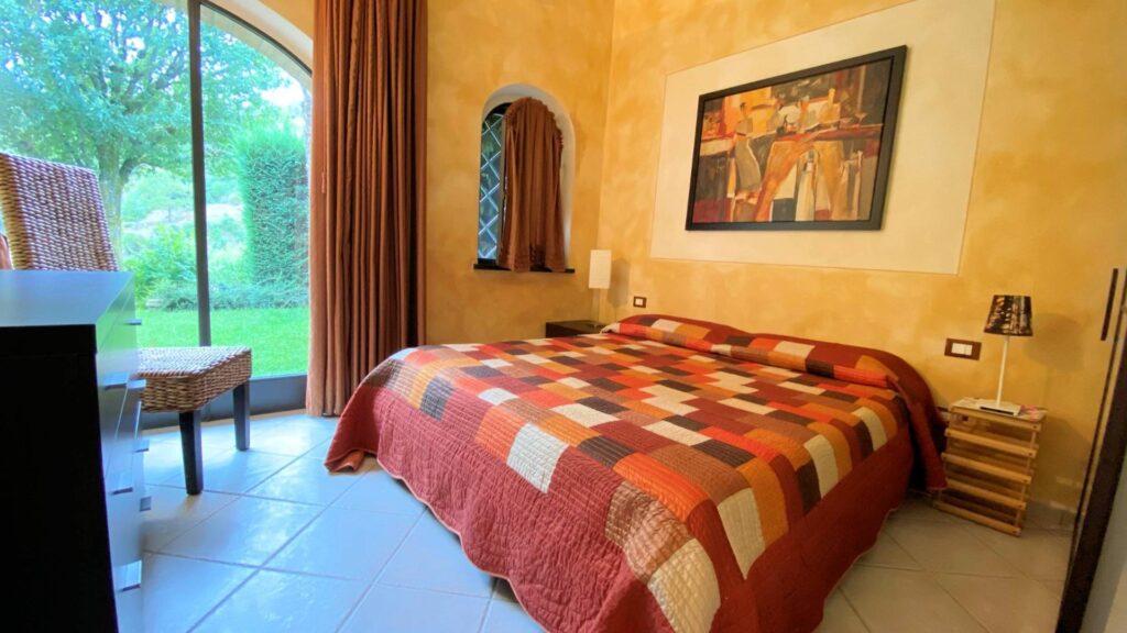 1307-Villa di ampia superficie immersa nel verde-Pescaglia-17 Agenzia Immobiliare ASIP