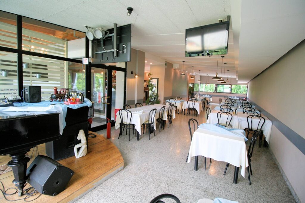 1473-Vendita delle mura e dell'attività di storico ristorante/pizzeria-Massa-10 Agenzia Immobiliare ASIP