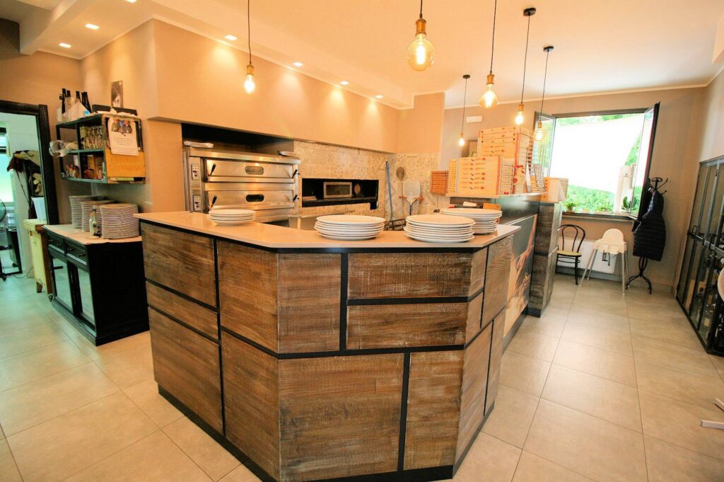 1473-Vendita delle mura e dell'attività di storico ristorante/pizzeria-Massa-15 Agenzia Immobiliare ASIP