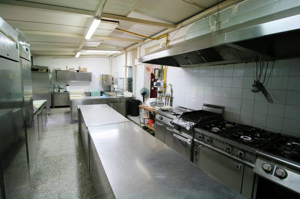 1473-Vendita delle mura e dell'attività di storico ristorante/pizzeria-Massa-17 Agenzia Immobiliare ASIP