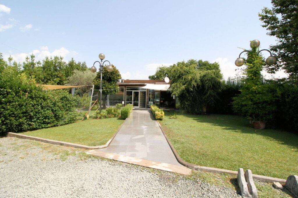 1473-Vendita delle mura e dell'attività di storico ristorante/pizzeria-Massa-8 Agenzia Immobiliare ASIP