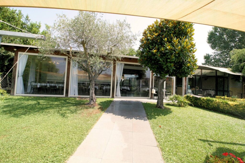 1473-Vendita delle mura e dell'attività di storico ristorante/pizzeria-Massa-3 Agenzia Immobiliare ASIP