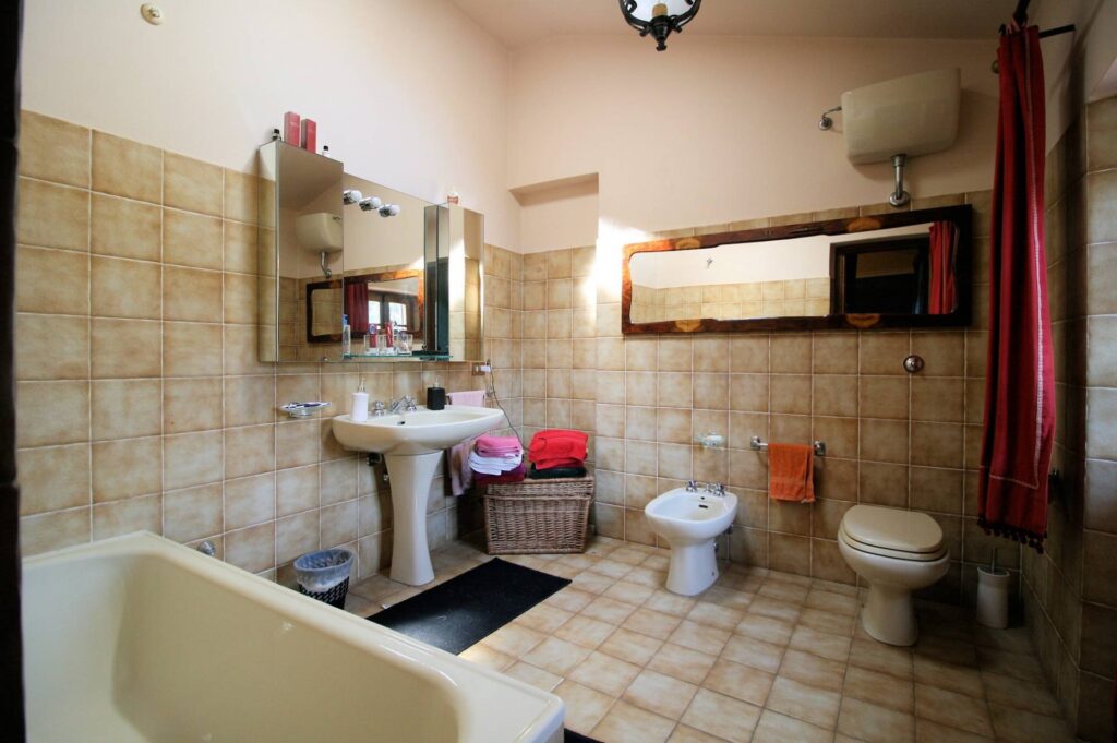 1475-Casale con piscina parco in posizione panoramica-Buggiano-19 Agenzia Immobiliare ASIP