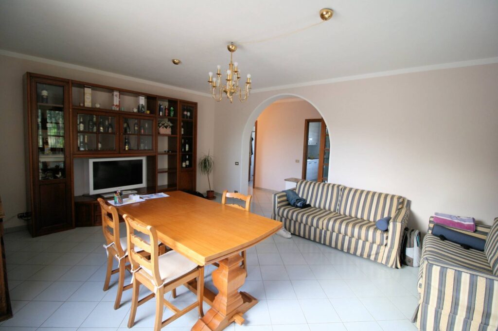 1479-Villetta bifamiliare con due appartamenti e ampio terreno-Altopascio-17 Agenzia Immobiliare ASIP