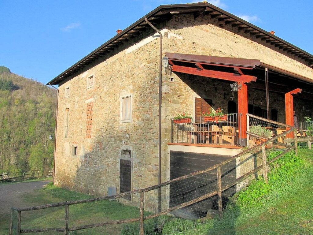 1480-Podere in posizione panoramica con attività agrituristica con ampio terreno-Pratovecchio Stia-7 Agenzia Immobiliare ASIP