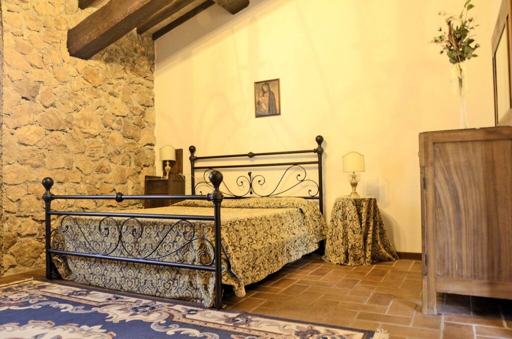 1330-Casale in stile Toscano con parco piscina e dependance in zona panoramica-Chianni-20 Agenzia Immobiliare ASIP