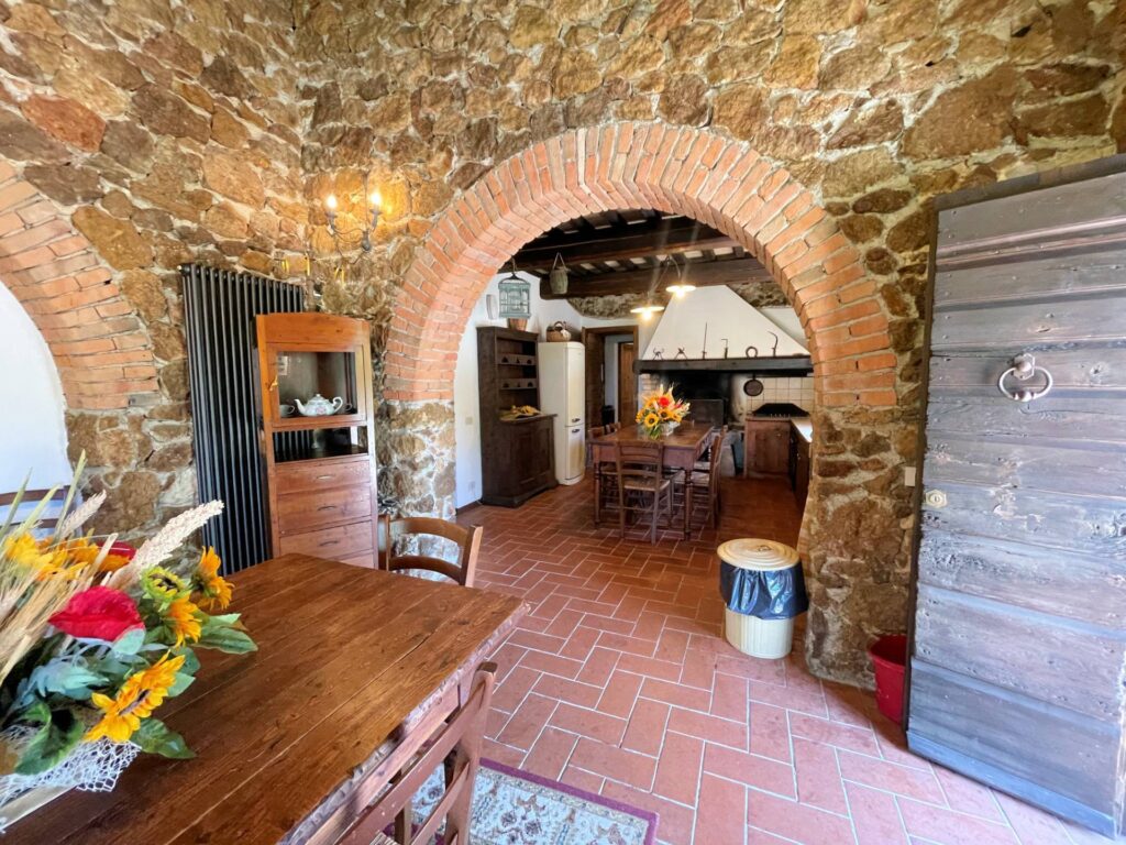 1330-Casale in stile Toscano con parco piscina e dependance in zona panoramica-Chianni-16 Agenzia Immobiliare ASIP
