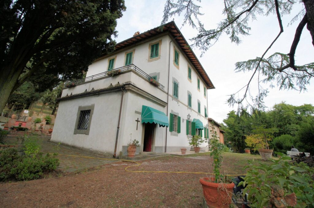 1483-Villa di assoluto pregio con dependance parco e piscina in posizione panoramica-Uzzano-3 Agenzia Immobiliare ASIP