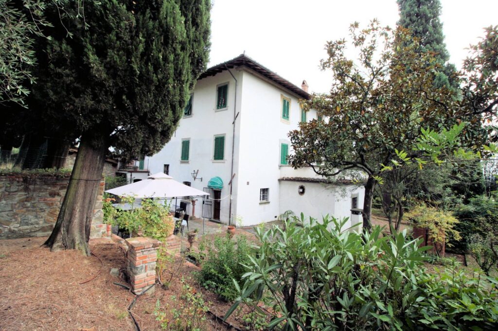 1483-Villa di assoluto pregio con dependance parco e piscina in posizione panoramica-Uzzano-5 Agenzia Immobiliare ASIP