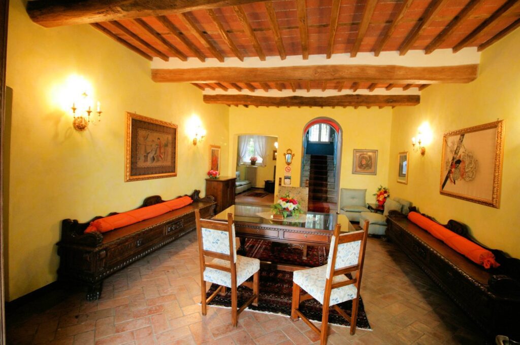 1483-Villa di assoluto pregio con dependance parco e piscina in posizione panoramica-Uzzano-9 Agenzia Immobiliare ASIP