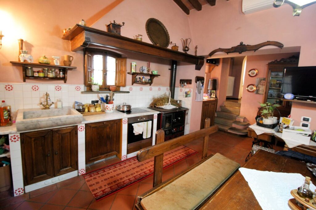 1483-Villa di assoluto pregio con dependance parco e piscina in posizione panoramica-Uzzano-12 Agenzia Immobiliare ASIP