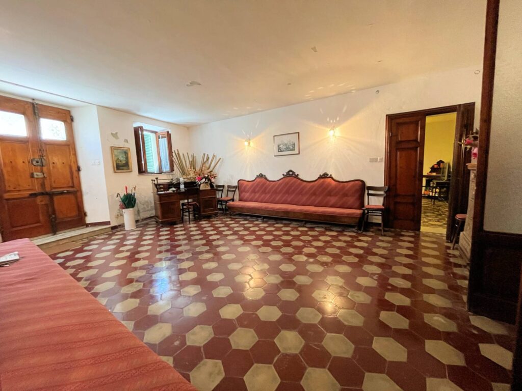 784-Villa di ampia superficie con giardino-Capannoli-8 Agenzia Immobiliare ASIP