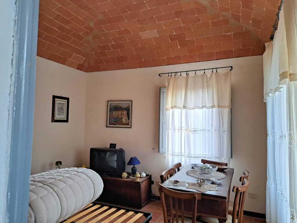 1213-Terratetto composto da due appartamenti-Lajatico-4 Agenzia Immobiliare ASIP