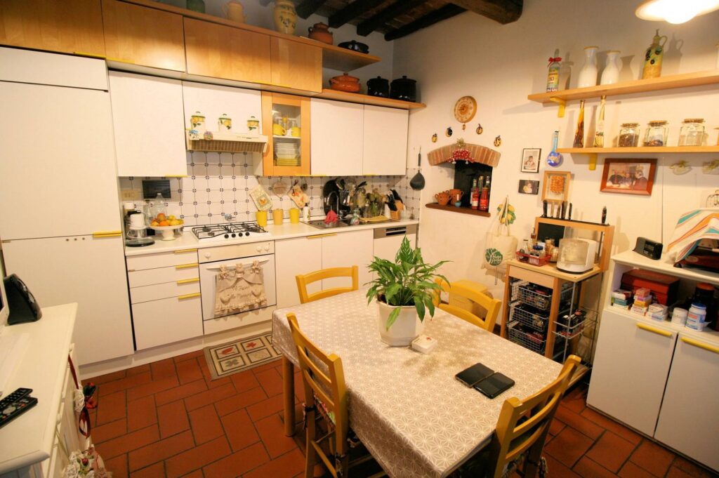1492-Rustico in stile Toscano con terreno e vista panoramica-Serravalle Pistoiese-13 Agenzia Immobiliare ASIP