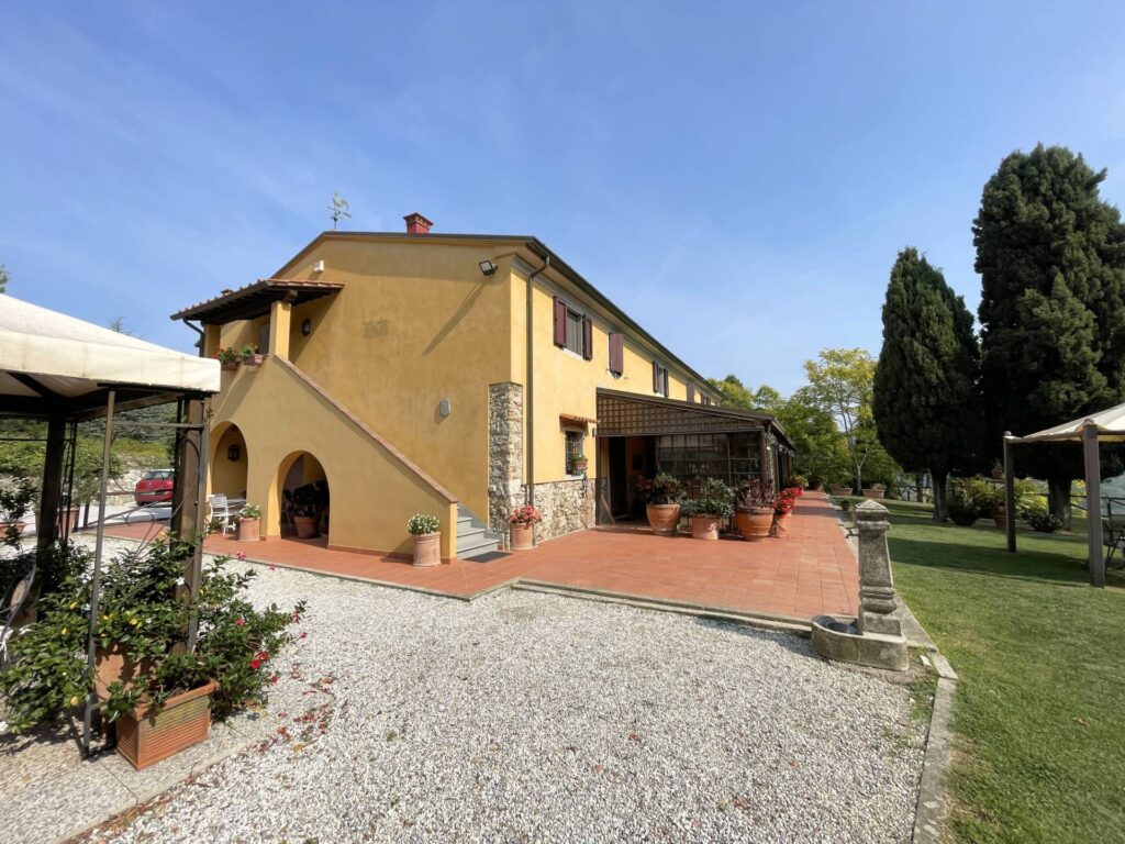 1497-Agriturismo con ampio terreno con vista panoramica-Vecchiano-3 Agenzia Immobiliare ASIP
