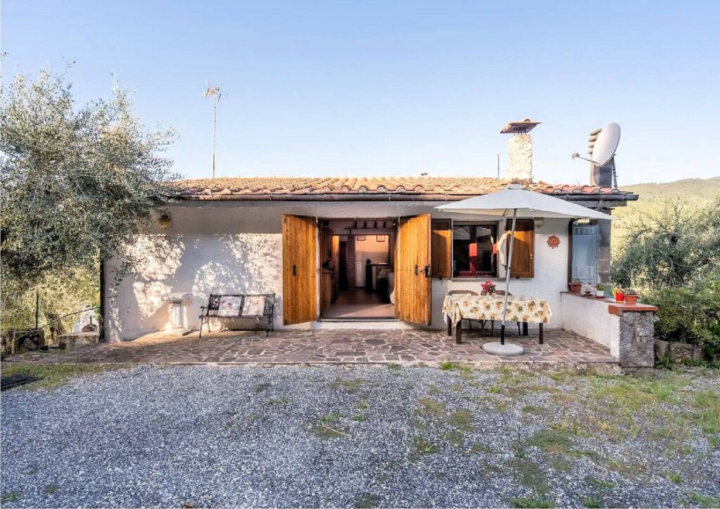 1343-Rustico con ampio terreno e vista panoramica-Pescia-3 Agenzia Immobiliare ASIP