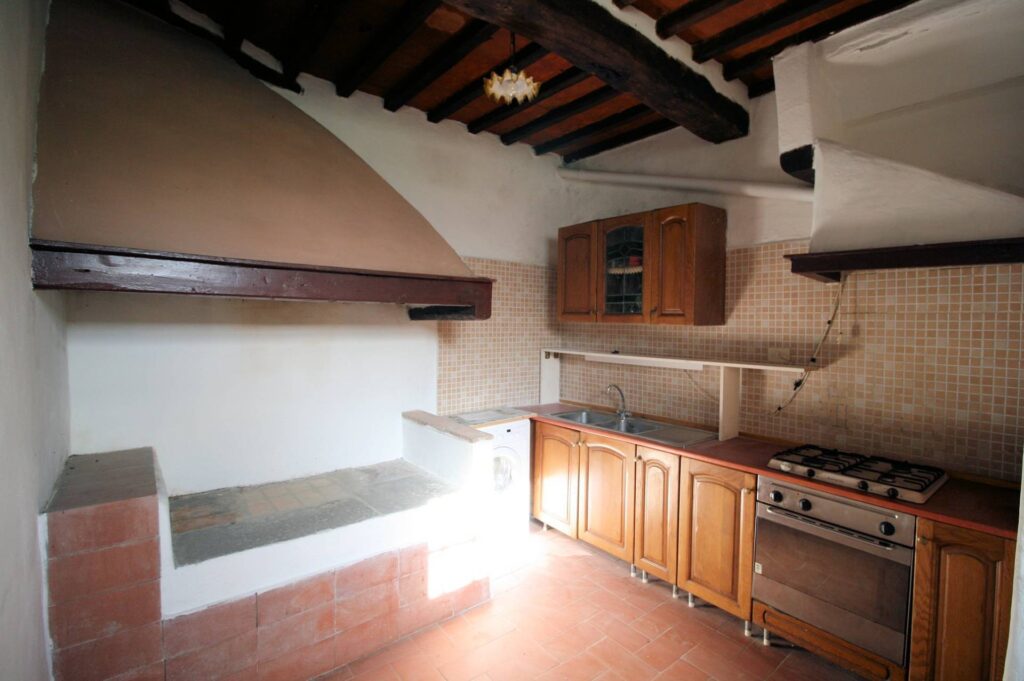 1323-Rustico in stile Toscano con terreno-Lamporecchio-9 Agenzia Immobiliare ASIP