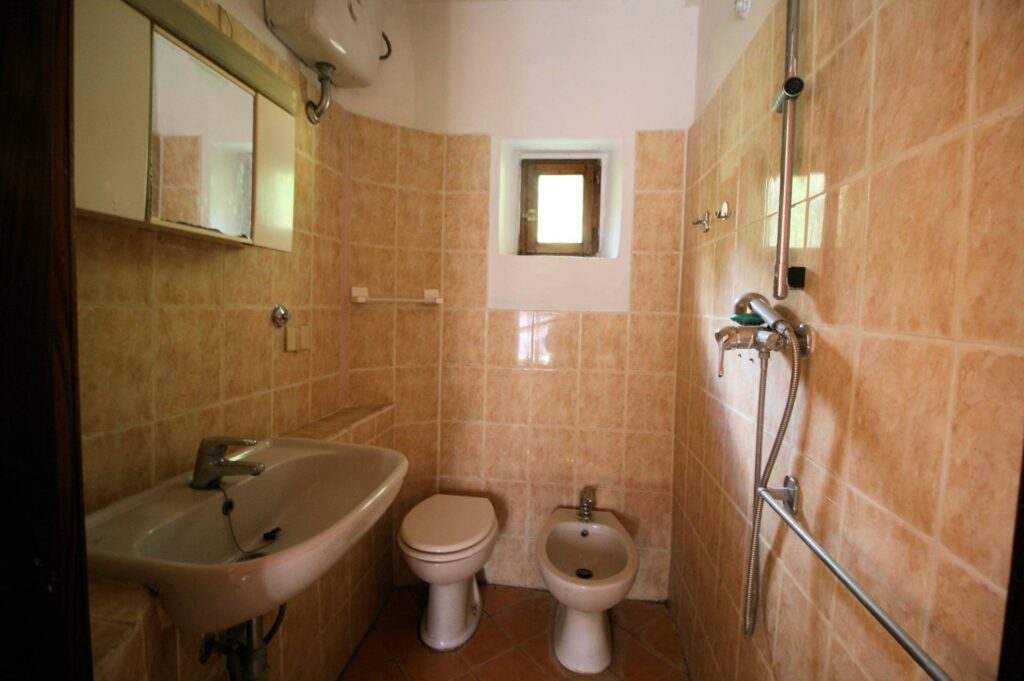 1323-Rustico in stile Toscano con terreno-Lamporecchio-16 Agenzia Immobiliare ASIP