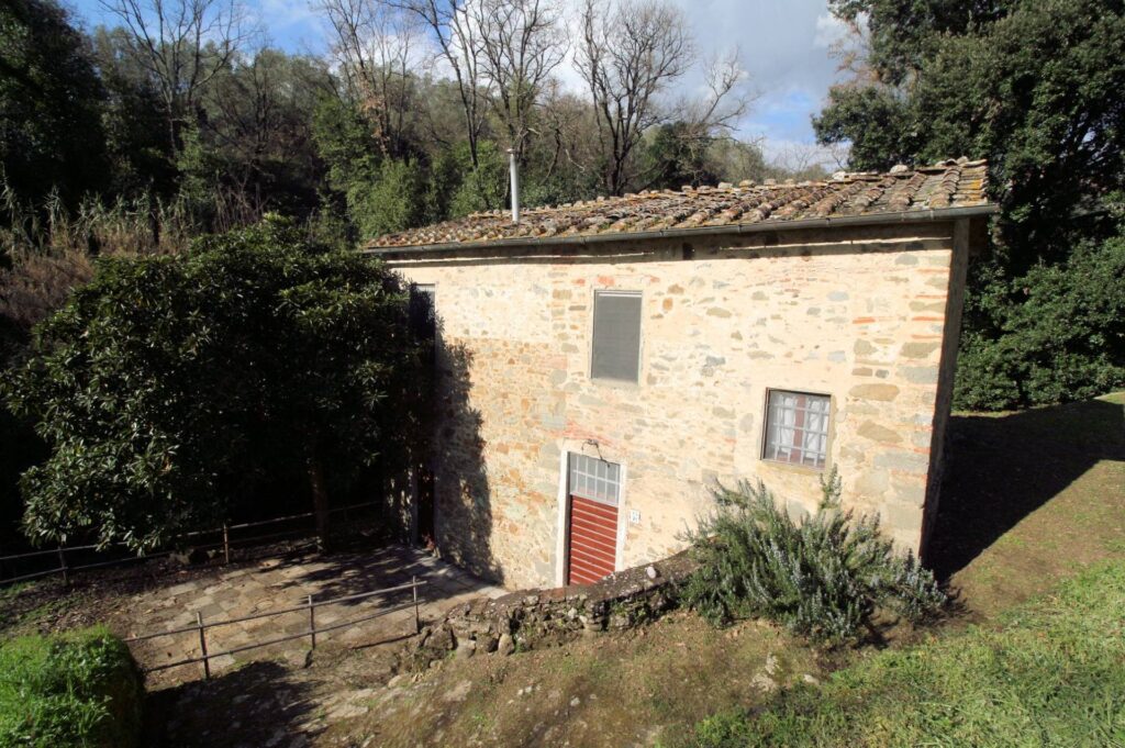 1323-Rustico in stile Toscano con terreno-Lamporecchio-3 Agenzia Immobiliare ASIP