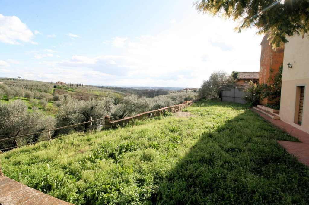 1287-Terratetto ristrutturato libero su tre lati di ampia superficie con terreno e vista panoramica-Lamporecchio-2 Agenzia Immobiliare ASIP