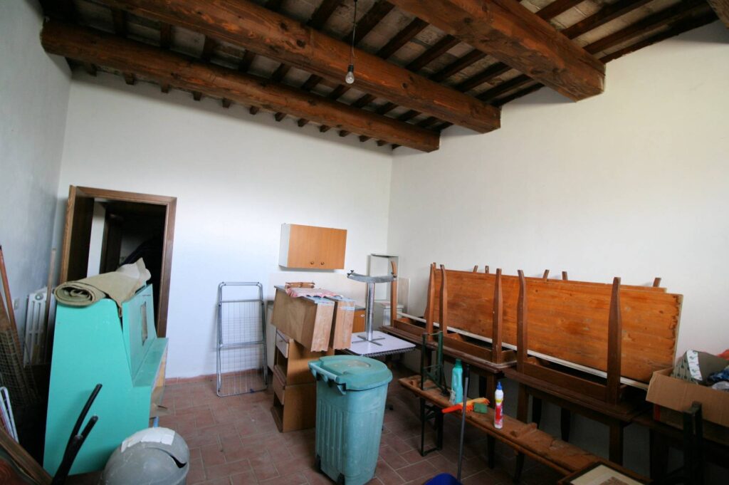 1287-Terratetto ristrutturato libero su tre lati di ampia superficie con terreno e vista panoramica-Lamporecchio-22 Agenzia Immobiliare ASIP