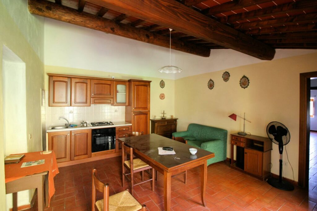 1287-Terratetto ristrutturato libero su tre lati di ampia superficie con terreno e vista panoramica-Lamporecchio-13 Agenzia Immobiliare ASIP