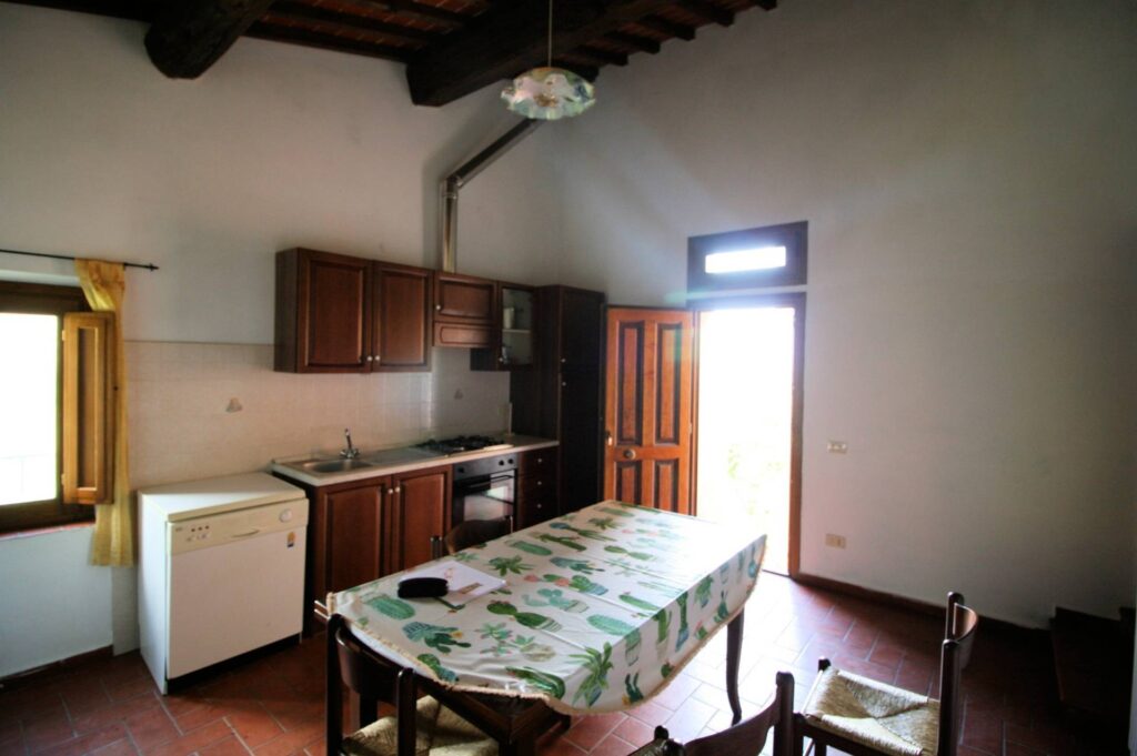 1287-Terratetto ristrutturato libero su tre lati di ampia superficie con terreno e vista panoramica-Lamporecchio-16 Agenzia Immobiliare ASIP